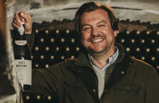 Paolo Nunes in de wijnkelder